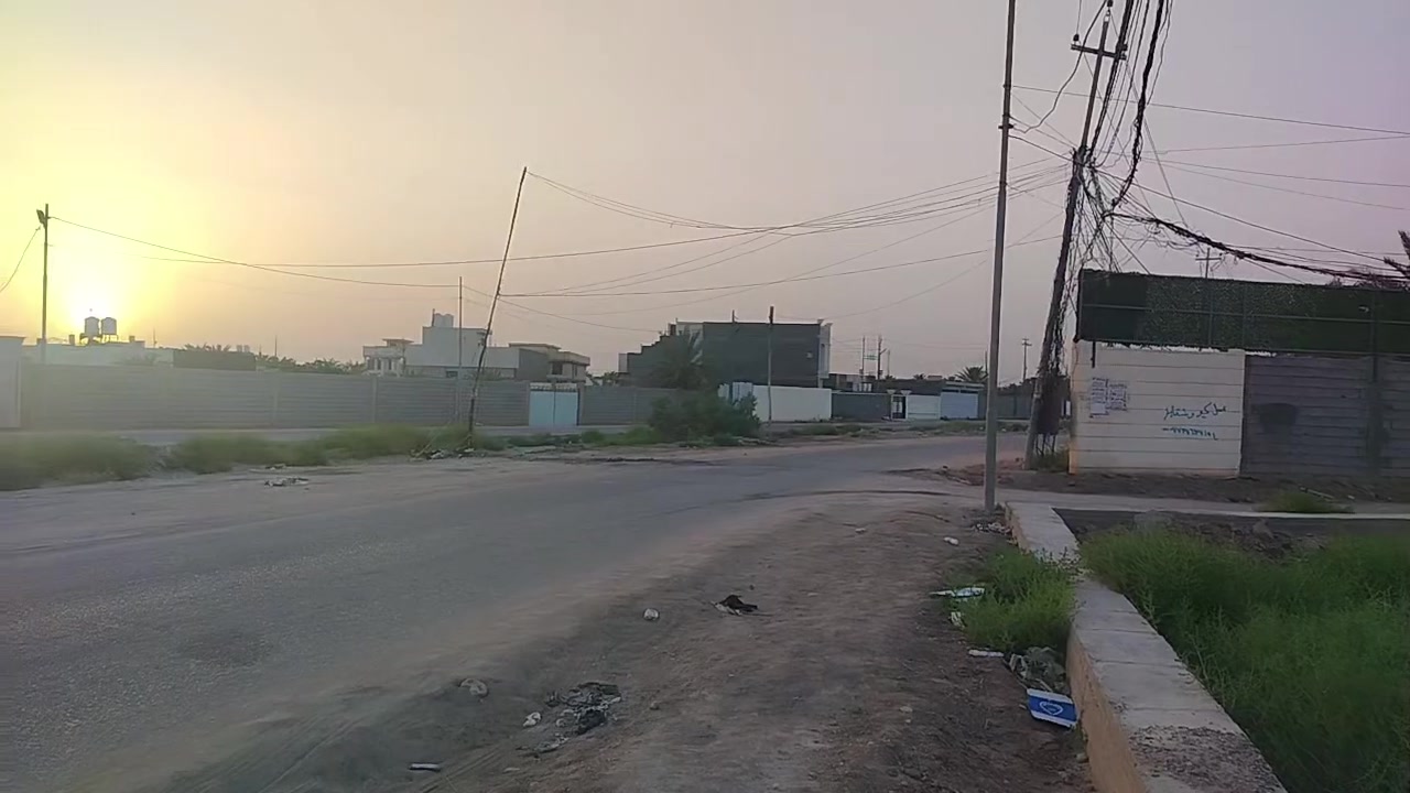 السلام عليكم
للبيع قطع خلف جامعة العميد على الهنيدية🛣️🛣️🛣️🏫🏫🏫🏫🏫 
المساحة ٤٥٠م الواجهة ١٨ م
كافة الخدمات مكان مرغوب قرب المنتجعات والفلل
طابو زراعي سند ٢٥ 
للاستفسار
***********
