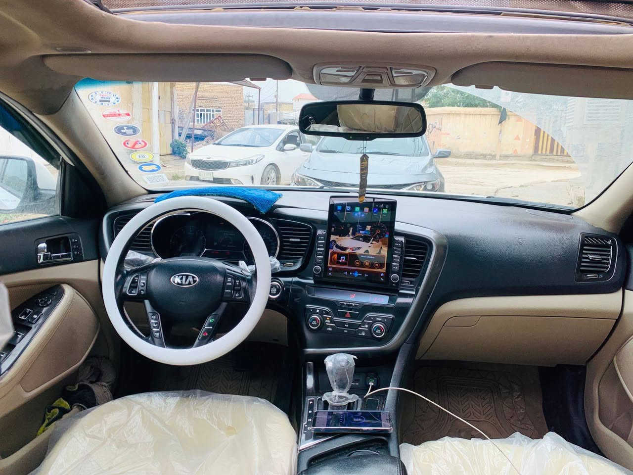 السلام عليكم
اوبتما خليجي 2013. مكينه 2400 
فول مواصفات 1/1  للأخير  
كير ومكينه نضيفات 
حداديه نص عمر 
السياره ما ناقصها شي تبريد. تتفئه  كله جاهز 
بيها جاملغ خلفي وقبق الجنطه بدون دواخل 
رقم اربيل جديد  سنويه لل 2030 هزه جديده 
مكاني الديوانية الدغاره 
السعر 128$ 
*********** 
للبيع او للمراوس
