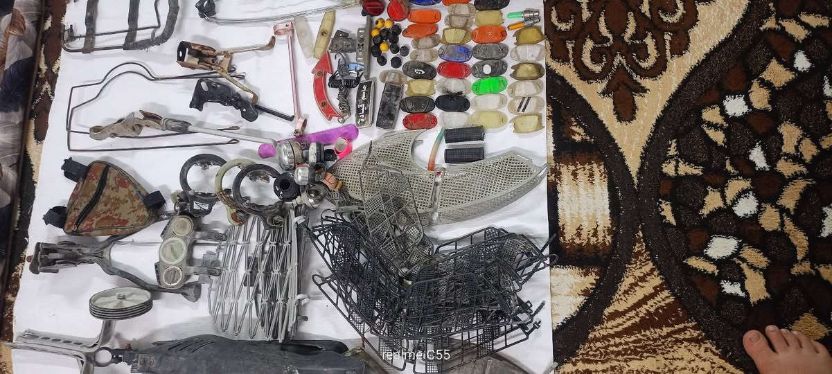 سلام عليكم غراض للبيع شلع ابيع الغراض كدام العين طياريات وره وكدام رماش ثنين سلات خمسه كدام ل قفالاه ثلاثه والباقي كدام العين مكاني موصل حي سماح  ***********
