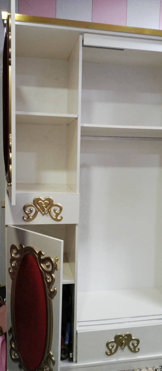 غرفه تركية للبيع مستعمله مكونه من 7قطع للاتصال على الرقم ***********
