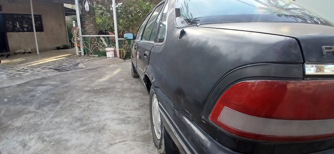 برنس موديل 95 رقم ديالى انكليزي باسمي سنوية لل27 سيارة كاملة وجاهزة مابيهة اي نقص بدون صبغ ولا ضربة  كهربائيات كلهة شغالة تايرات جدد مكينة وكير نضيفات مسجل سماعات جدد تبريد شغال خير من الله  تجي بعينك وتشوف انضف من الصور السيارة ب 38 وبيهة مجال قليل مكاني بغداد جسر ديالى الجديد *********** او ***********
