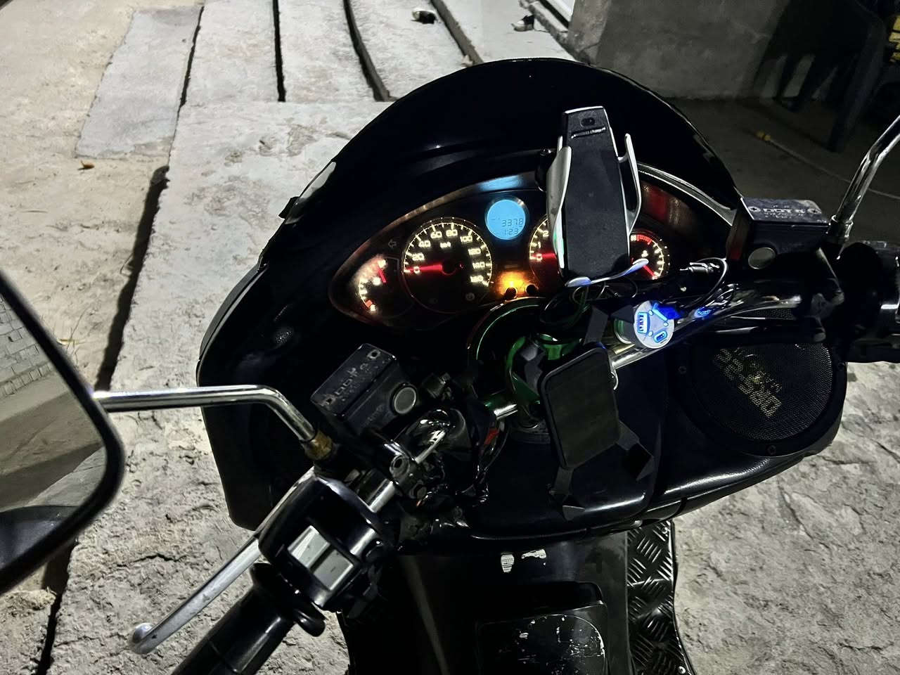 السلام عليكم خوان دراجه فورزه صفر 8 بصمه للبيع الدراجه نضيفه مكينه تخبل منضومه زنون سعرها 75 الله شاهد اشاير لد تايرات جدد عندي الكشن شويه مشكك مثل ما موضح بل صور الدراجه خير من الله كله شغال كيلو متر رون كيج بانزين كيج حماوه وحماوه ماكو خلاص ماي اخضر حاطلها المكان بغداد الشعله سلاميات السعر 500 استفسار ***********
