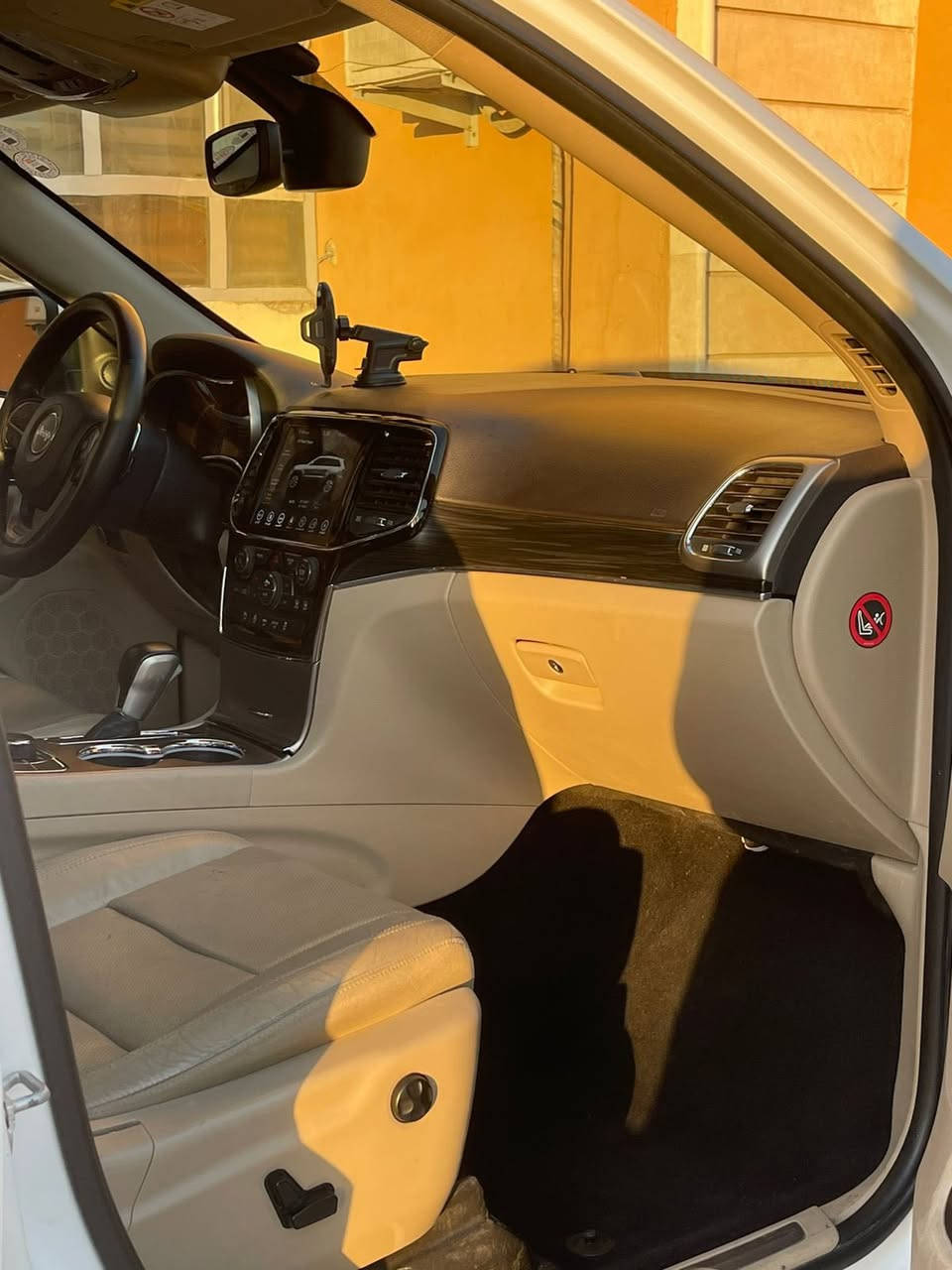 Jeep Limted
2019 خليجي  

وكاله ليث العبيدي بحاله الزيرو ماشيه 66 الف فقط 

وحقيقي , فوول مواصفات , بصمه , بصمه ابواب , كراسي كهرباء , دواخل جلد , بنوراما , ويل الكبير , بك لايت Led , جنطه كهرباء , ترحيب , شاشه , كامرة خلفيه ,  تبريد شاشه , تحكمات ستيرن , دشبول ديجتل , , خزن ميموري 

🔴 سعر السيارة  -272

بنوراما , رادارات جانبيه , مانع تصادم , مانع انحدار , مانع انزلاق ,  شاشات خلفيه ثنين , تبريد قطعتين ? لدات اماميه , مكينه 6 سلندر  ,  ستيرن كهربائي, تدفئة ستيرن , تدفئة كراسي , تبريد كراسي ,  رقم الجديد اربيل ,  
بيها صبغ ربع اجاملغ امامي وبيها طخه عل وضعها بالجاملغ خلفي مال جهه سايق طعجه مامرجعها بعدني وباقي سياره كفاله ,  فور ويل 4x4

رقم صاحب السيارة : ***********

🔴 سعر السيارة  - 272

مكاني ببغداد العامرية
