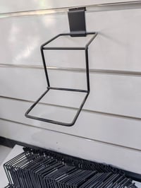 من رخصة الادمن عندي هاي غراض محل تعاليك واستاندات عدله صجمة مائل وستان...