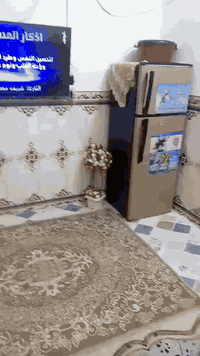 بيت64 م طابو زراعي مشمول بالتطويب  للبيع يتكون من غرفه وصاله واستقبال ومطبخ و2 حمامات ومكشوفه  وسطح وبيتونه جبيرة بناء جناي بناء نضيف ومرتب السقف عكادة والبناء طابوك وبلوك العنوان فلكة المطار خلف مجمع عماد سكر اول فرع على الشارع السعر 25 الاتصال ع الرقم ***********
