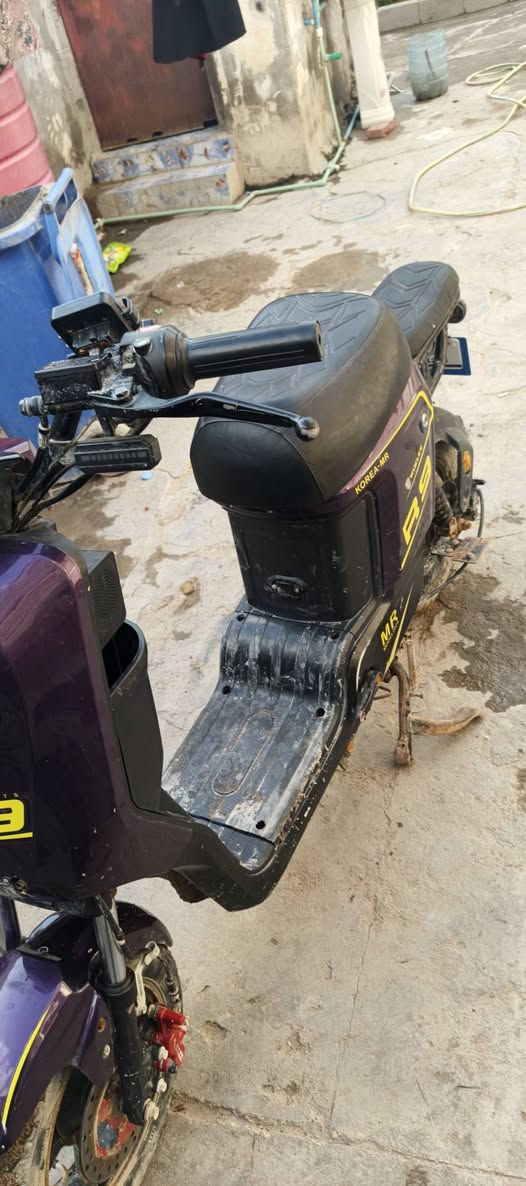 السلام عليكم شباب دراجه شحن R9 كفاله عامه من الزلغ موديل2025 بطاريات كبار دبل 32امبير دراجه بلباكيت كلشي شغاله بيها سرعه 109 اشاير شغاله يمنه يسره دبل اشاير لايت عالي ناصي لد دائري شغال السعر 375 شراي لاتتعبني مكاني بصره زبير***********
