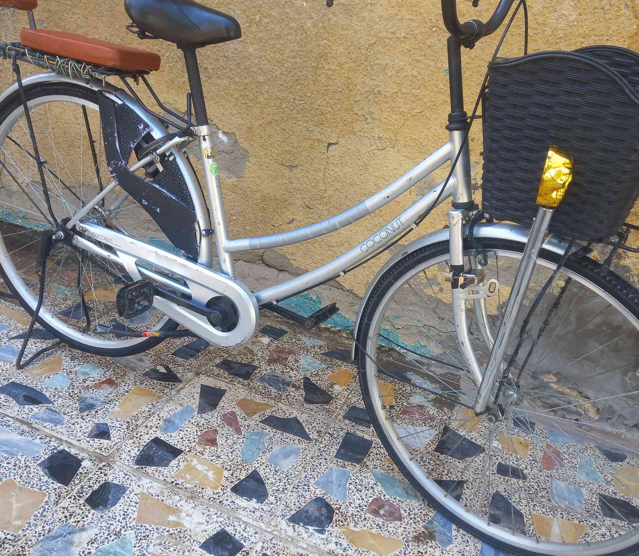 السلام عليكم عندي  بايسكل  حجم ٢٧ مكاني كماليه شارع لاصفر شارع لاصفر سعر ٨٠ قفل


**إذا كنت صاحب هذا الإعلان وتريد حذفه لأي سبب، رجاءا أرسل رسالة إلى الدعم الفني**