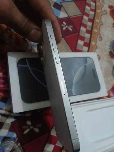 ايفون 16برو ماكس جديد مستعمل سبوع والله ماخذة بس خليتة عل غير شاحنة وطفة ماعرف شبي ابيع هيج ب300وبي مجال مكاني بغداد جسر ديالى ***********
