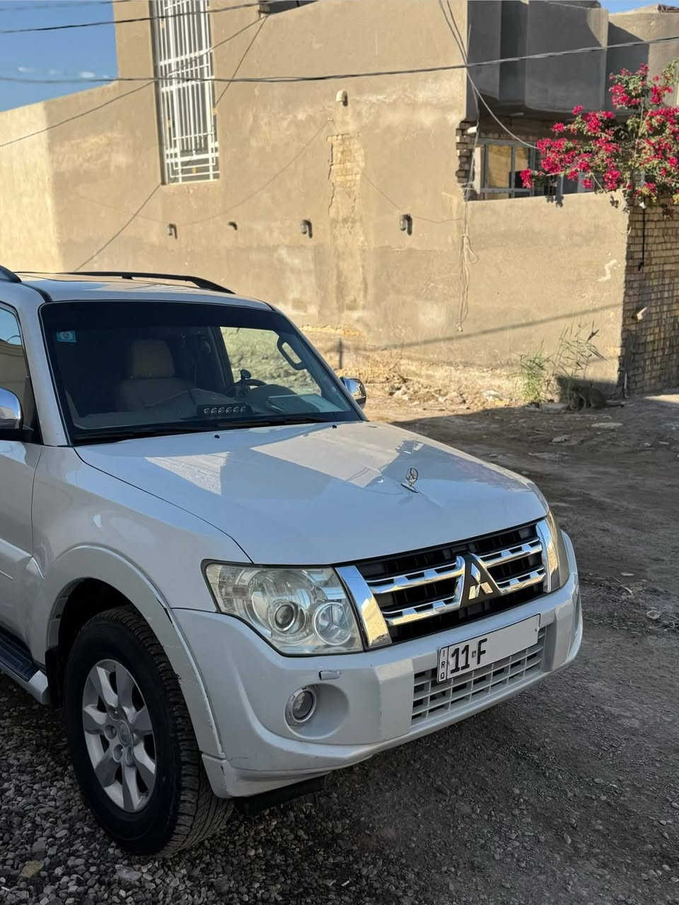 باجيرو حبتور معروف مواصفات موديل  ٢٠١٤
كفاله عامه 
رقم بغداد انكليزي بسمي سنويه ٢٠٣٠ 
محرك 3500 
ماشيه ١٧٧ الف 
فتحه
٧ راكب 
كشن كهرباء جلد 
اشاير بل مري
ثلاث قطع تبريد
تحكمات ستيرن ثلاث جهات 
سيرفس كامل عليها 
صدر أمامي جديد 
 سياره أحلى احلى من الصور والسونار مرفق 
بيع او مراوس حسب القناعه 
سعرها ١٧٤ بيها مجال بسيط 
مكاني كوت 

رقم الهاتف ***********
