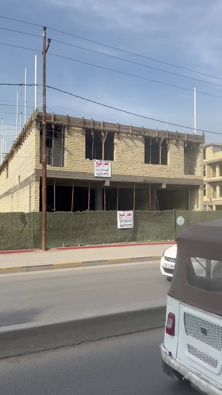 سلام عليكم عماره تجاريه زراعي سند ٢٥ المساحة ٤٠٠ تتكون من ٥ شقق ومحلات ٢  الموقع الدوره المهدية الرابعة للبيع او مراوس مستعجل ع بيع ***********
