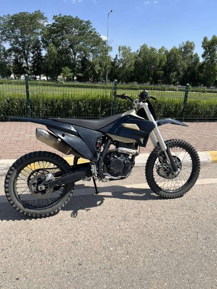 بۆ فرۆشتن له سلێمانی s1. 250cc. ٤ وه لف ٦ گێڕ  مۆدێل ٢٠٢٥ به س. مه كینه ی. كراوه ته وه هیچ عه یبی نییه كاره بای و شانسی و. گشت گیانی. به شه رت  نرخی ١،٢٠٠،٠٠٠ مه عامه له  ***********
