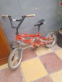 بايسكل امريكي • ثقيل • تاير محتاجه تبديل