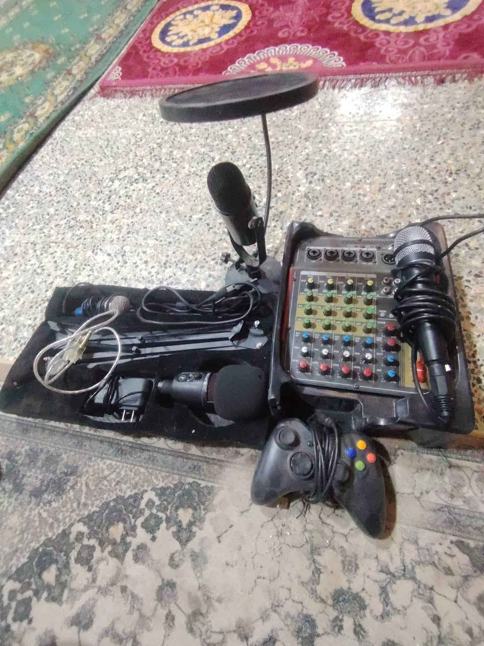 مايكات +مكسر صوت للبيع


**إذا كنت صاحب هذا الإعلان وتريد حذفه لأي سبب، رجاءا أرسل رسالة إلى الدعم الفني**