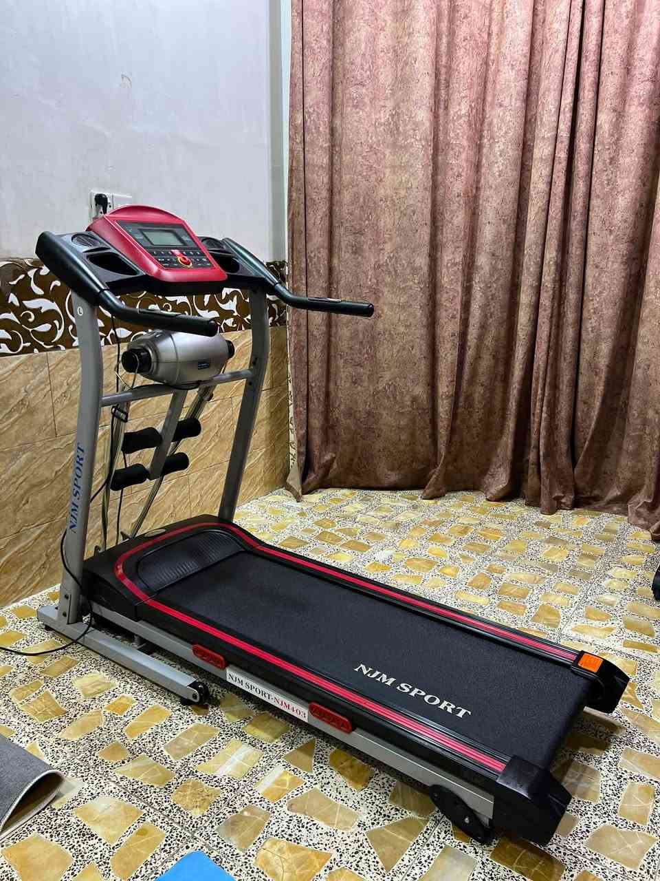 جهاز جري ماطورين ماطور للجري وماطور خاص لرجاج تكسير شحوم صناعة نجم سبورت  ماركة  يحمل 150K سرعه عاليه 16.0بي رجاج تكسير شحوم بي شناو بطن بي اواكس بلوتوث بي شاشه تعد وقت سعرات حراريه قياس نبضات القلب مسافه مقطوعه بي نطام الوقت الذاتي توقيت بي مفتاح آمان للطوارئ جدا نظيف  سعره 280 الف بغداد يوجد توصيل محافظات ***********
