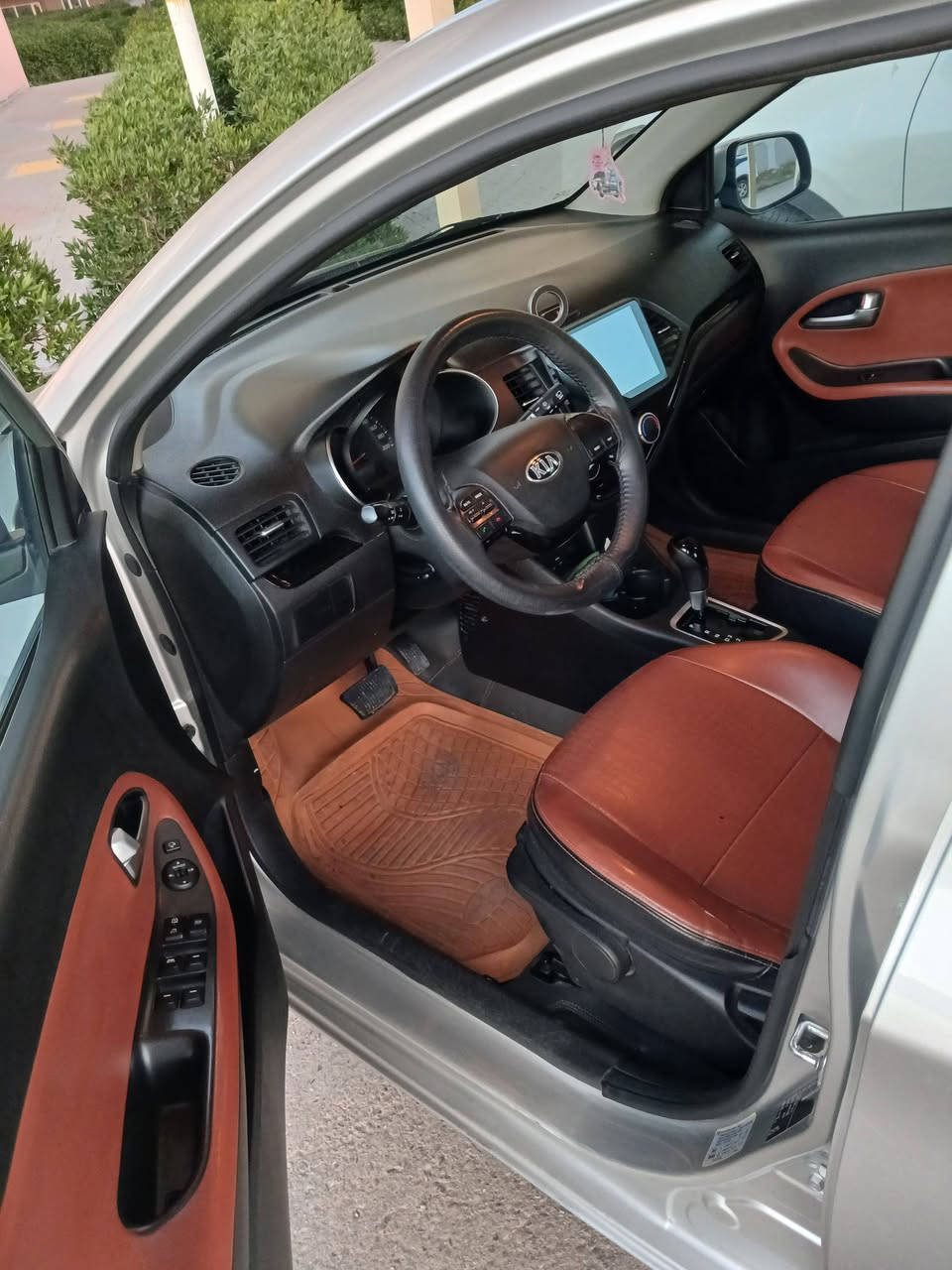 السلام عليكم كيا بيكانتو ٢٠١٦ خليجي كفاله عامه فقط دوسه صبغ ماشيه ٥٥ بغداد رقم جديد السياره فتحه تحكمات شاشه كامرا جلد ويل دعايه سياره جديده كلش وماشيه قليل العنوان بغداد الجديده السعر ٩٥ وبيها مجال بسيط ***********
