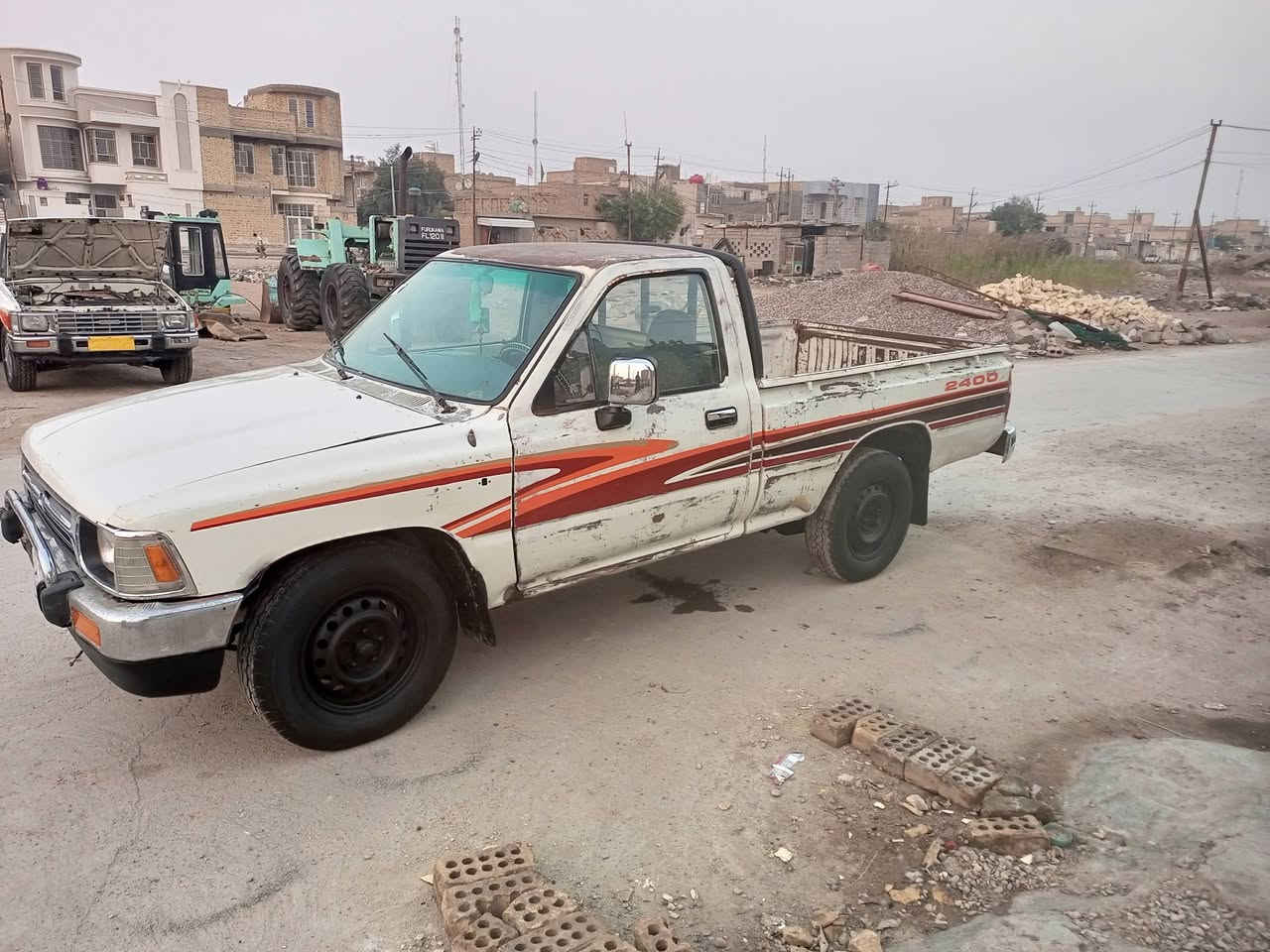 للبيع بيكم تيوته موديل 89 رقم ميسان مشروع وطني تحويل ثاني يوم سنويه الغاية 2028 مكينة وكير حداديه شاصي مكفول كهربائية ودوشمه جديده تخم تاير  سياره جاهزة كل نقص ما بيه مكان الناصريه قضاء الرفاعي رقم الهاتف *********** سعر 40 بيه مجال بسيط
