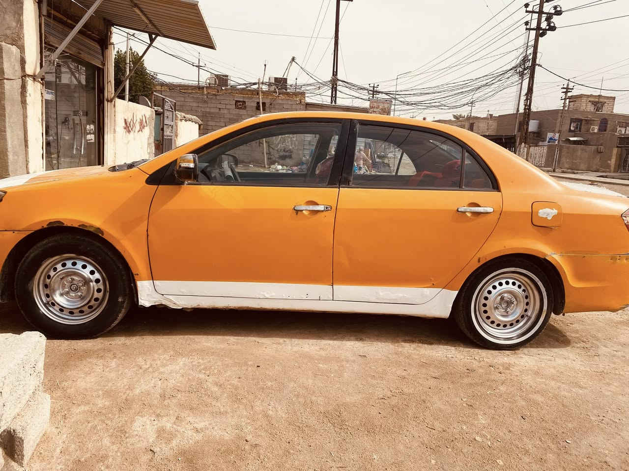 جلي مديل ١٢رقم بصره صدامي راعيه بل ناصريه بل فضليه بس ما اندله بل ضبط كير مكينه شرط لا تنقيص ولا تبخير 
كهربائيات كله شغاله سعره 15مكانً السياره ناصريه مركز***********
