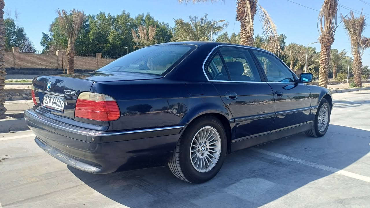 السلام عليكم من رخصة الادمن bmw كاسح موديل 2001 حجم 735 دينمو مي رقم بغداد بسمي جاهزه من محرك كير حداديه كهربائيات مامصبوغه بس بيها رشات اباب السايق وقبق الجنطه السعر 115 وبيها مجال مكانه نجف كوفه  ***********
