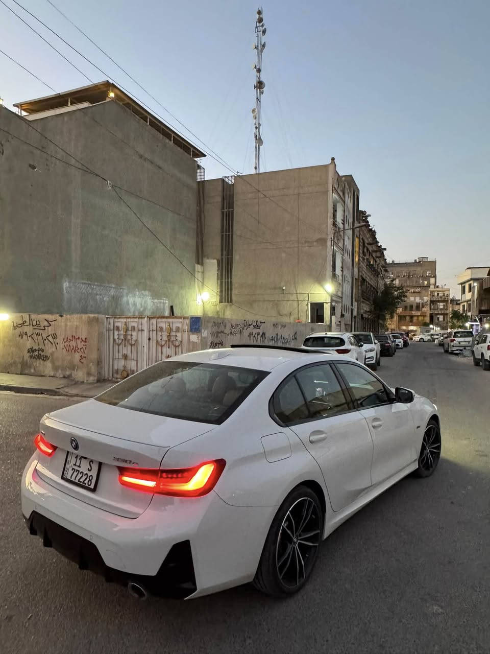 سلام عليكم
BMW 330e plug in hybrid M package 2023

موديل 2023 الشكل الجديد رقم بغداد

ثلاث وضعيات قيادة (بانزين / هايبرد / كهرباء)

ماشية 33 الف

المواصفات : 

شاشة متصلة 

تدفئة كشنات 

ميموري سيت

لدات داخليه 

فتحة سقف 

داخل جلد القرميدي  

وبقية المواصفات معروفه 

حادث السياره حافة  البنيد ومبدل نفس الون   
وتقريبا شبر من باب السائق صبغ فقط  

 بدون دواخل  
ايرباك دركة وبرده وراجع اصلي 

السعر290 ورقة وبيها مجال

موجود واتساب ***********
