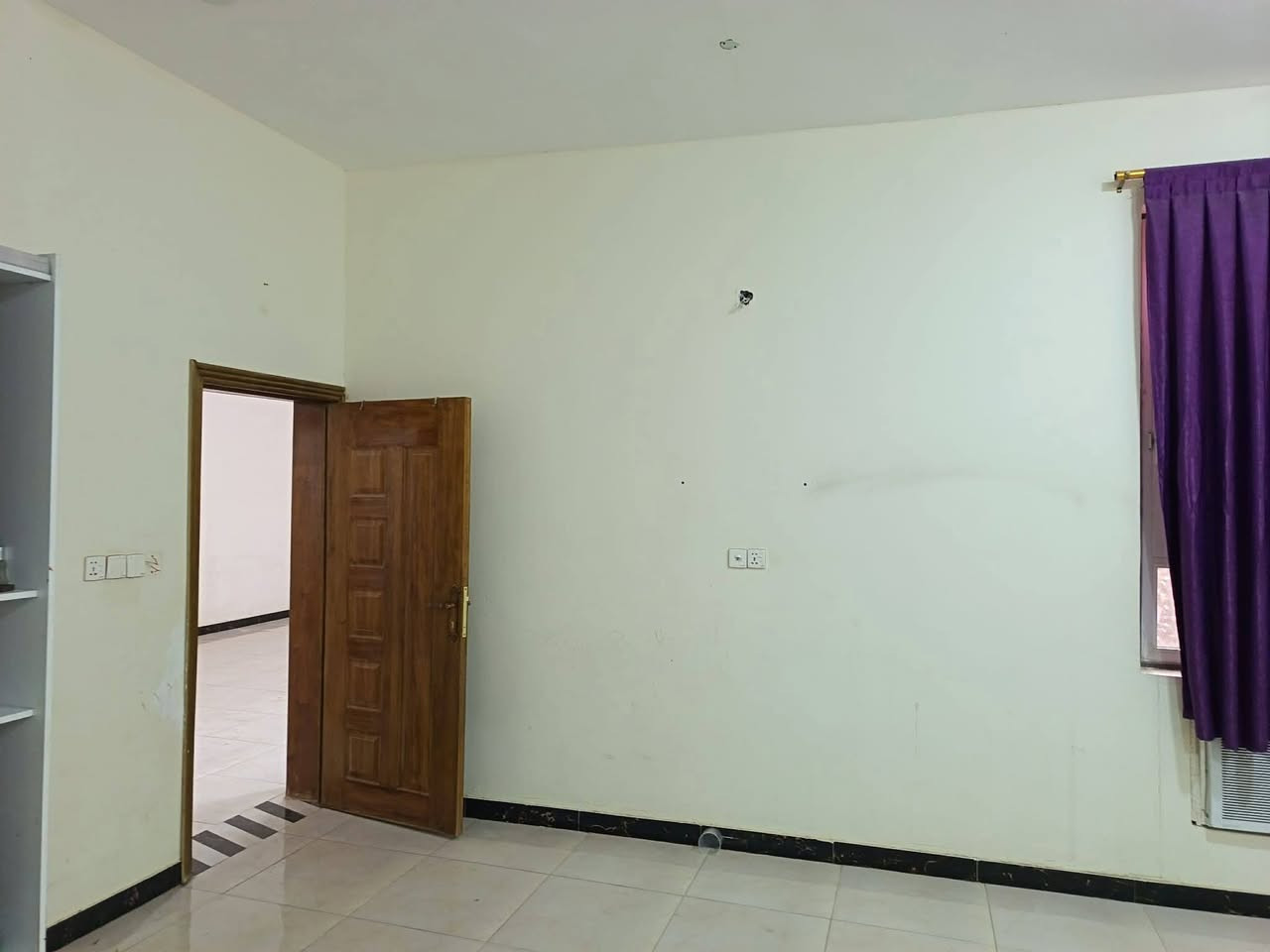 دار للبيع مجمع إسكان الدوح شارع النخيل المساحه ٢٥٠ م بناء سنة ٢٠٢٣ غير مطلوب يعني حر للاستفسار الاتصال على الرقم ***********
