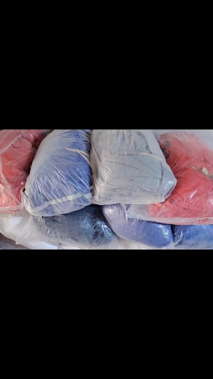 السلام عليكم وصول وجبه تلبيسات ستاركس قماش العادي والتور ستاركس ٢٠٠٧ فتون بريجو تكسي جنبي عالي وناصي يوجد خدمة توصيل جميع المحافظات للاستفسار *********** واتساب
