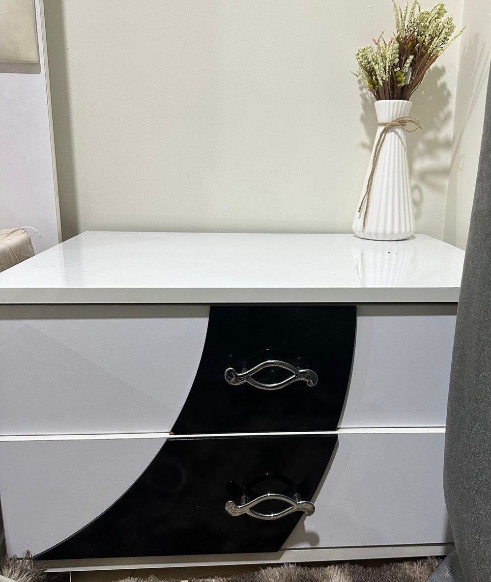 غرفه نوم من ٧ قطع كلش قويه وثكيله المرايا تجي وياها هديه 