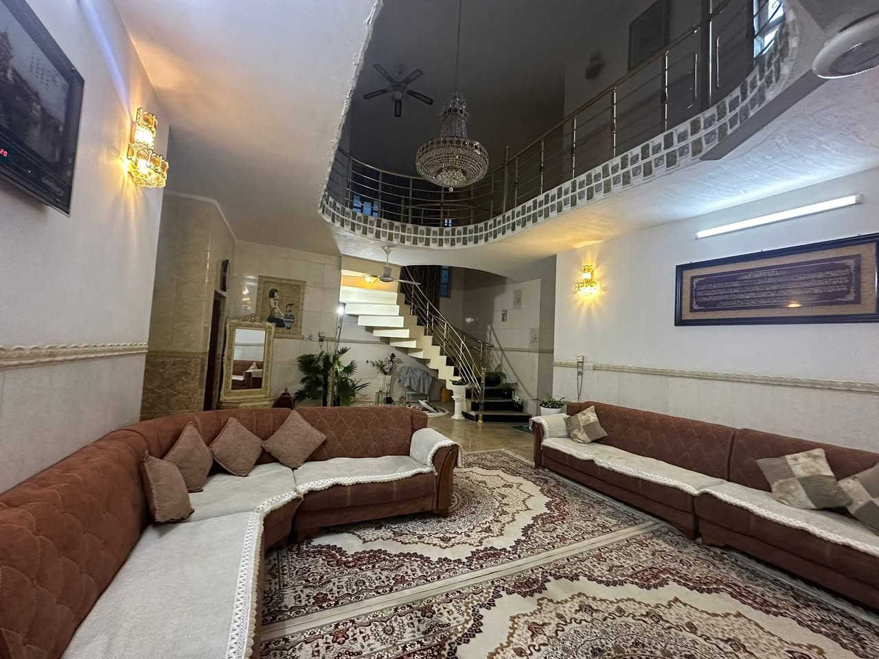 دار سكن طابو صرف في ( حي الزيتون )
بجانب بيت ( ظاهر عبد الرضا عطب)+( عصام زليزل )

مساحة ٣٠٠ م - شارع بعرض ١٢ م - ماء - كهرباء 
بناء طابوق جمهوري - سقف صب كونكريت 
أساس رفت -  ( أرضية مرمر ) - ( طابقين )
( ٣ غرف نوم ) - صحيات طابق ٢ + داخلية + خارجية

( تحويل مباشر )

للاستفسار مراجعة مكتب ( غيدان ) للعقار  
واسط - الزبيدية - مقابيل حي ( الصناعي )  
***********  
*********** محمد سيد غازي
