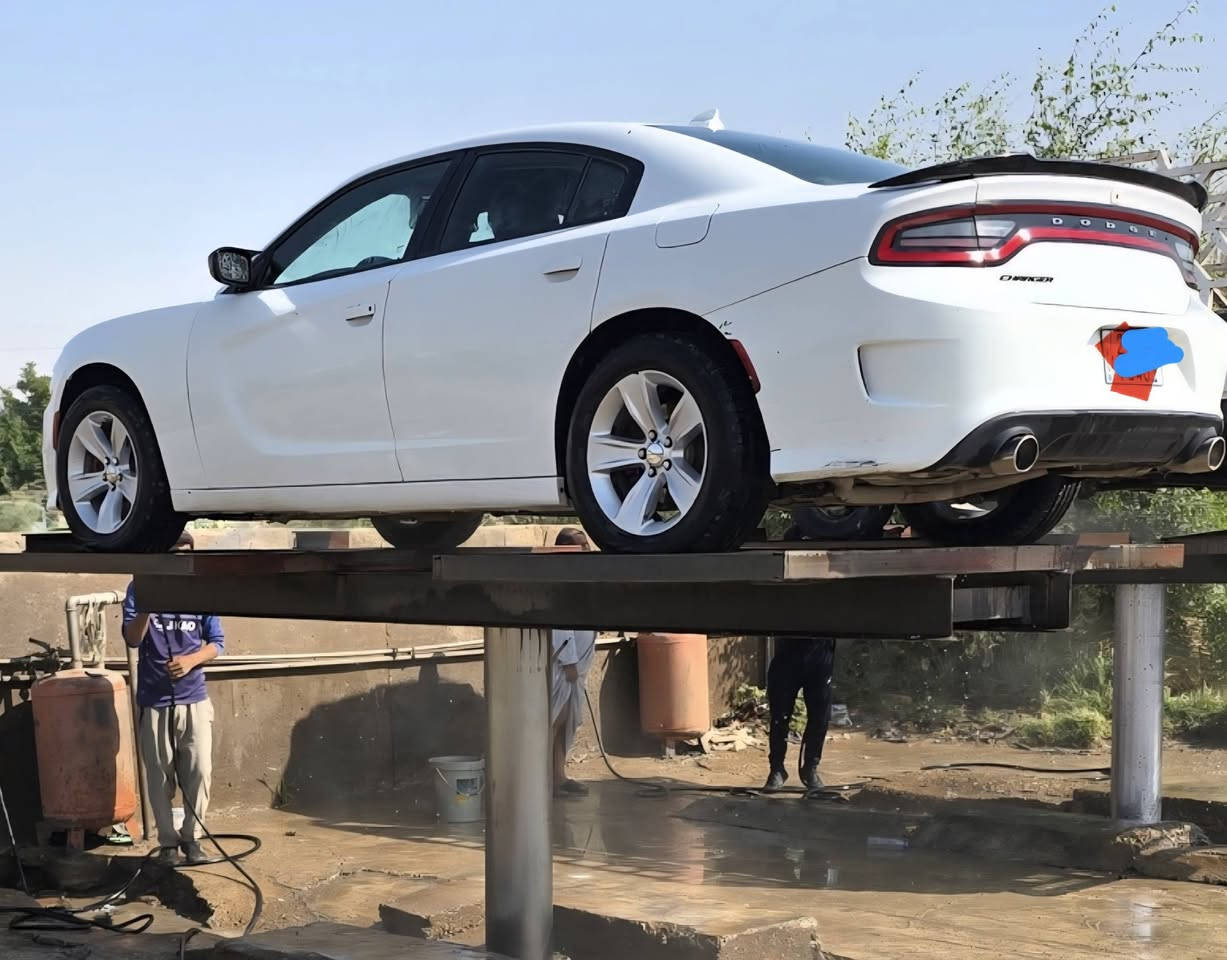 السلام عليكم 
جارجر للبيع 2017 واسط بسمي حادث امريكا جاملغ وبنيد وبيها مكانات صبغ بالعراق  يحتبر حزام تخم تاير تبريد تدفئه  مابيها نقص برغي 
والمواصفات معروفة
السعر 162 
مكان السياره واسط 
***********
***********
***********
