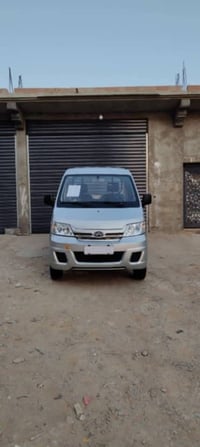 شاحنة • بدون وصف