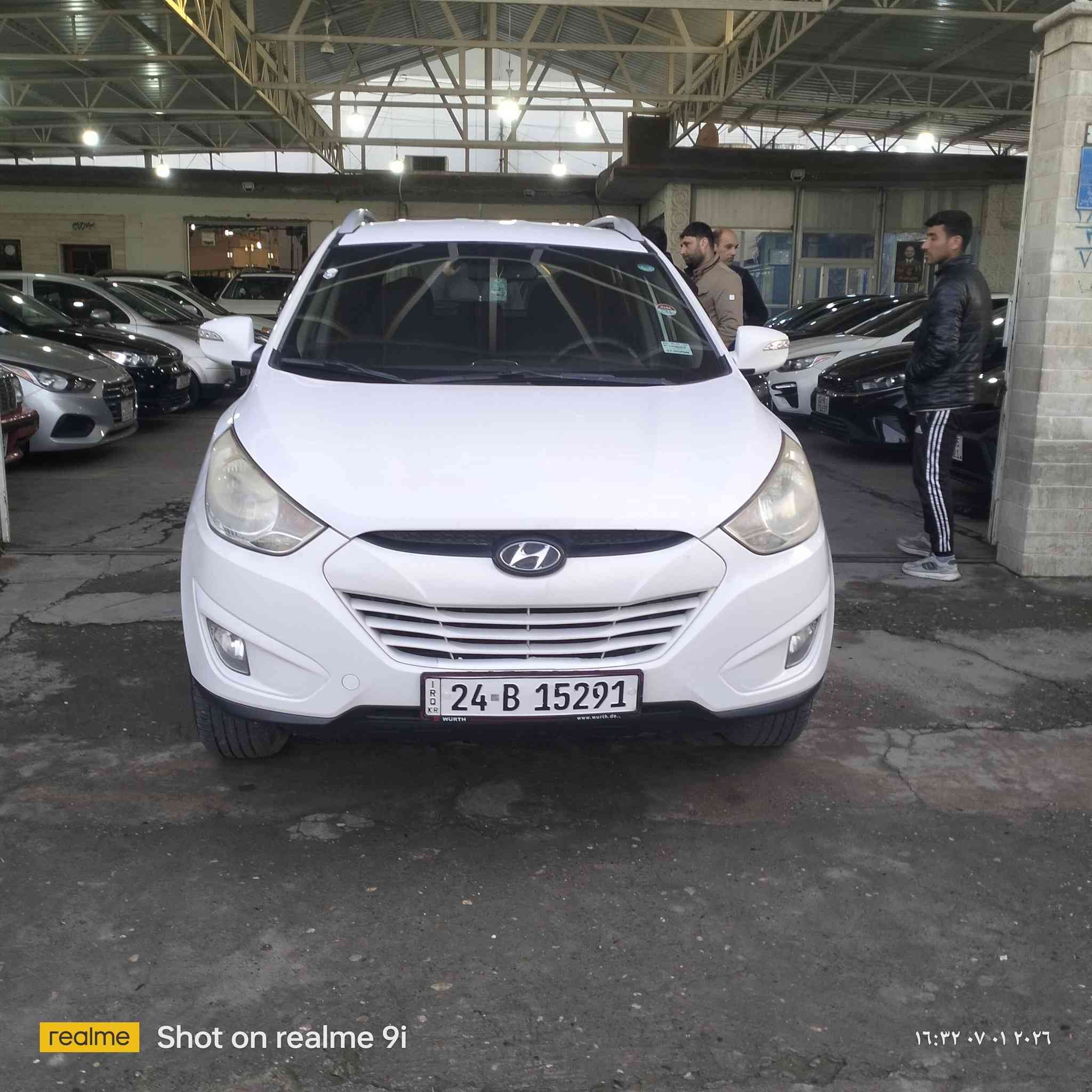 السلام عليكم سياره توكسن للبيع
موديل 2013 السياره نضيفه محرك ممفتوح شرط 
بيها صبغ باب السائق فقط السعر 160 بيها مجال 
معه كابون بانزين العنوان موصل للاستفسار الأتصال
على الأرقام التاليه
0771 712 3182   اسيا
0751 182 8053 كورك
