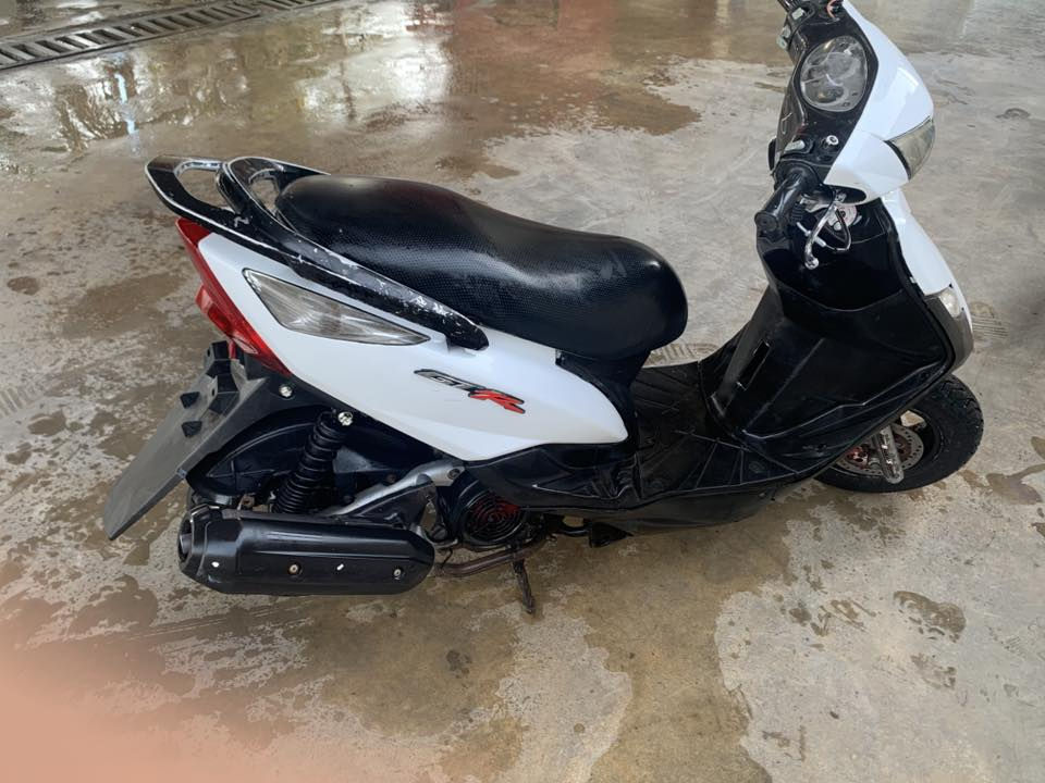 سلام عليكم شباب دراجة ثلعب جي تي  ار السعر ٤٥٠      مكاني الراشدية/
***********
