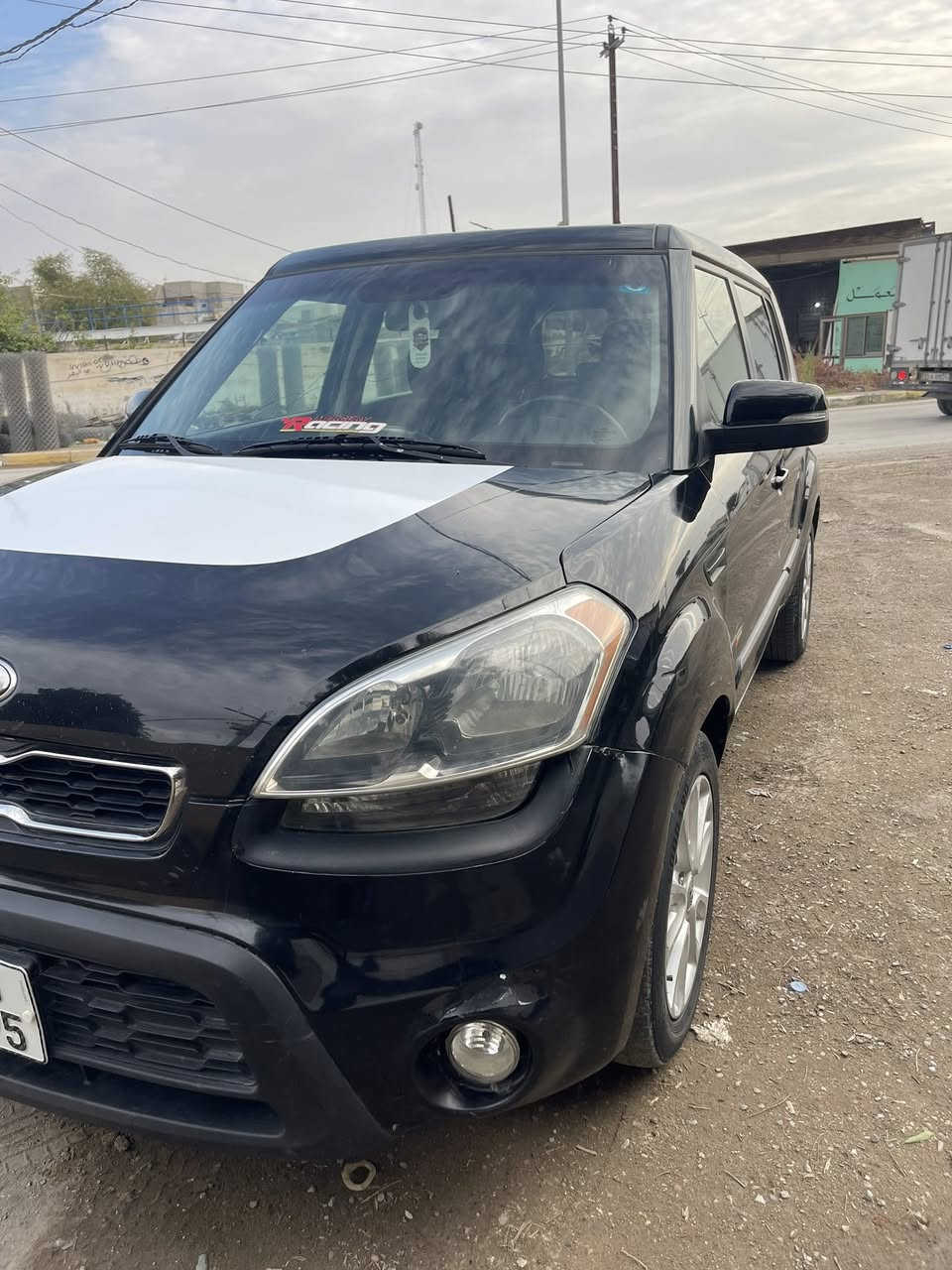 السلام عليكم كيا صول وارد امريكي موديل 2013 محرك 2000 السيارة جاهزة من كلشي من كهربائيات من تدفئه من تبريد كله جديد وجاهز بيها فقط قطعتين صبغ البنيد والجاملوغ الامامي بدون لا ضربة ولا دواخل بأسمي تحويل ثاني يوم مكان السيارة ديالى بعقوبة السعر (87) ورقة وبيها مجال للطيبين للتواصل وللأستفسار اكثر *********** متواجد  فقط واتساب حجي ♥️♥️
