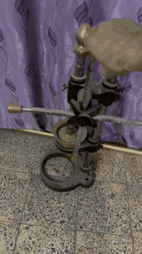 معصارة نحاس اصلي اخذتهة ٢٦٠ الف 
رايدهة ب ٢٠٠ الف جديدة غير مستخدمة 
رقمي ***********
المكان بغداد الدورة
