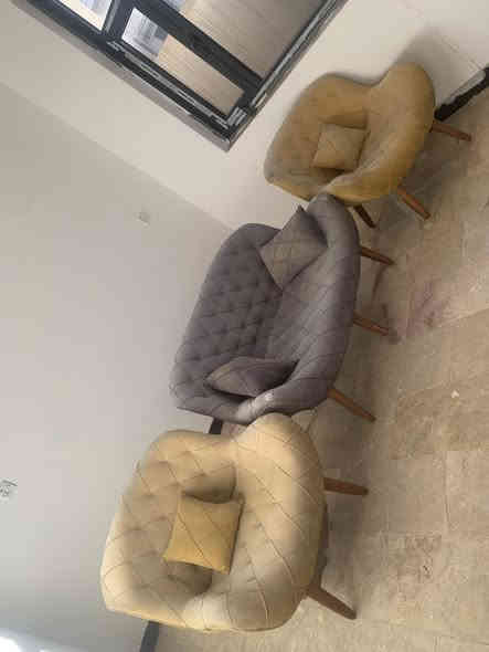 السلام عليكم تخم قنفات للبيع  يحتاجله تنظيف فقط لان متروك 3 قطع السعر 60 وبي مجال العنوان بغداد حي تونس آفاق عربية للاستفسار ‭0771 209 2782‬
