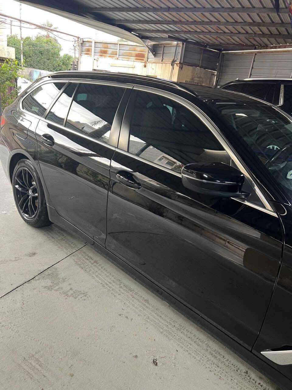 BMW
2023  أربيل 
خليجي بدون صبغ
 ما مبدل اي قطعة كلشي بلاد شرط الفحص 
محرك 4 سلندر توين تيربو 
بصمة ابواب و بصمة تشغيل 
‏‎نظام iDrive 8.5 مع Apple CarPlay & Android Auto 
‏‎رادار – كاميرات 360° 
12 لون داخلي على جميع الابواب 
مقاعد فاخرة جلد بيجي اصل 
حساس امامي خلفي 
لايتات زينون  LED فاخر مع كشافات دع
تبريد خلفي قطعتين بالابواب 
لايت كهربائي الحركة 
اشارات في المرايا الجانبية
مرايا جانبية كهرباء شفط
تحكم كهربائي متكامل للمقاعد الامامية 
ذاكرة خزن ميموري 
ستيرن كهرباء 
شاشة كبيرة الحجم 
بصمتين اصليات 
السعر 225 وبيها مجال 

بيع او مراوس سبورتج توكسان خليجي فقط


**إذا كنت صاحب هذا الإعلان وتريد حذفه لأي سبب، رجاءا أرسل رسالة إلى الدعم الفني**