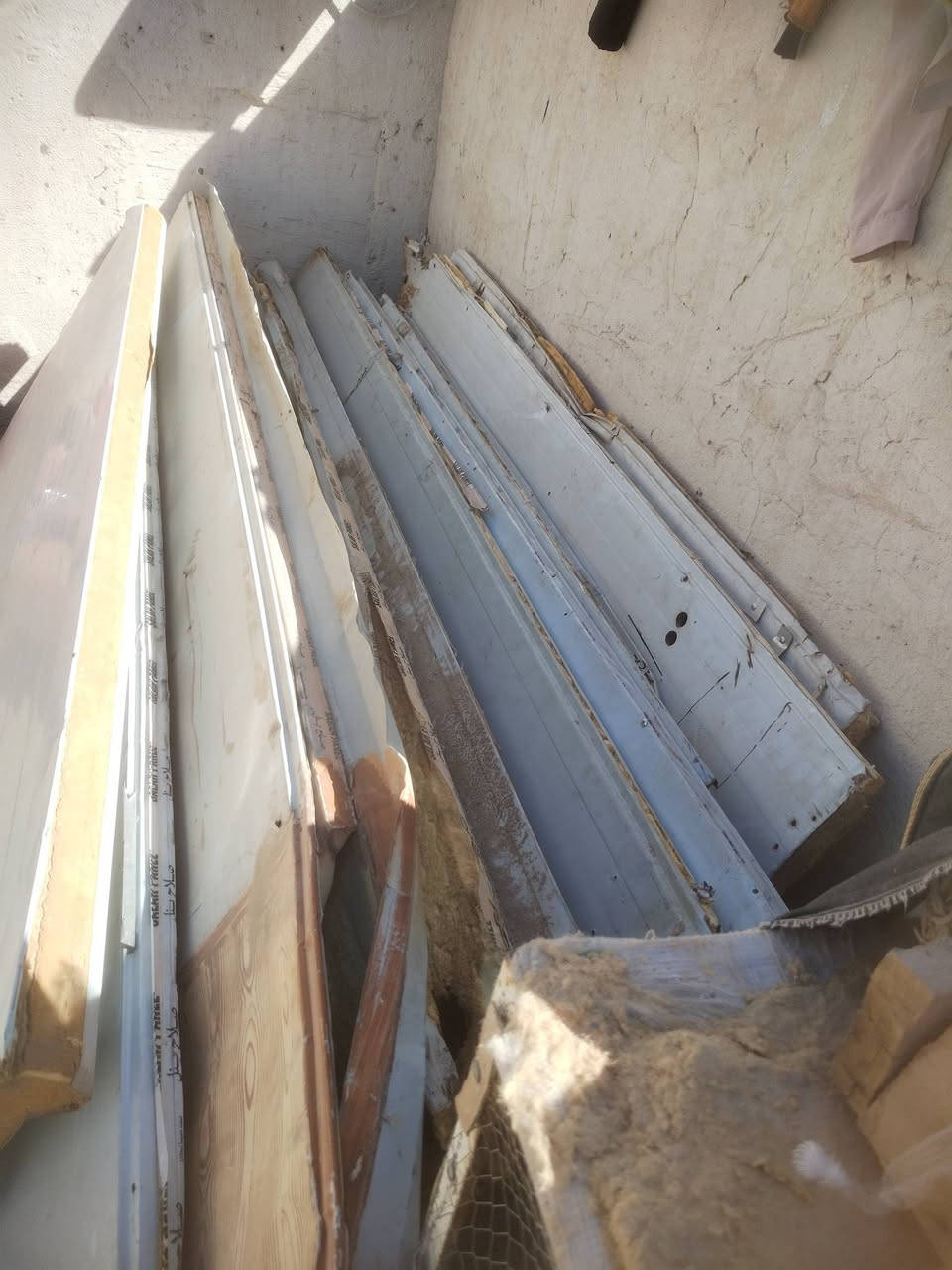 سندويش تقريب 12قطعه بيهن مترين او بيهن مترين ونص وبيهن ٣متر تقريب 6قطع مابيهن خلل ولباقي بيهن خلل بسيط شلع ٢٥٠ اوبيهن مجال


**إذا كنت صاحب هذا الإعلان وتريد حذفه لأي سبب، رجاءا أرسل رسالة إلى الدعم الفني**