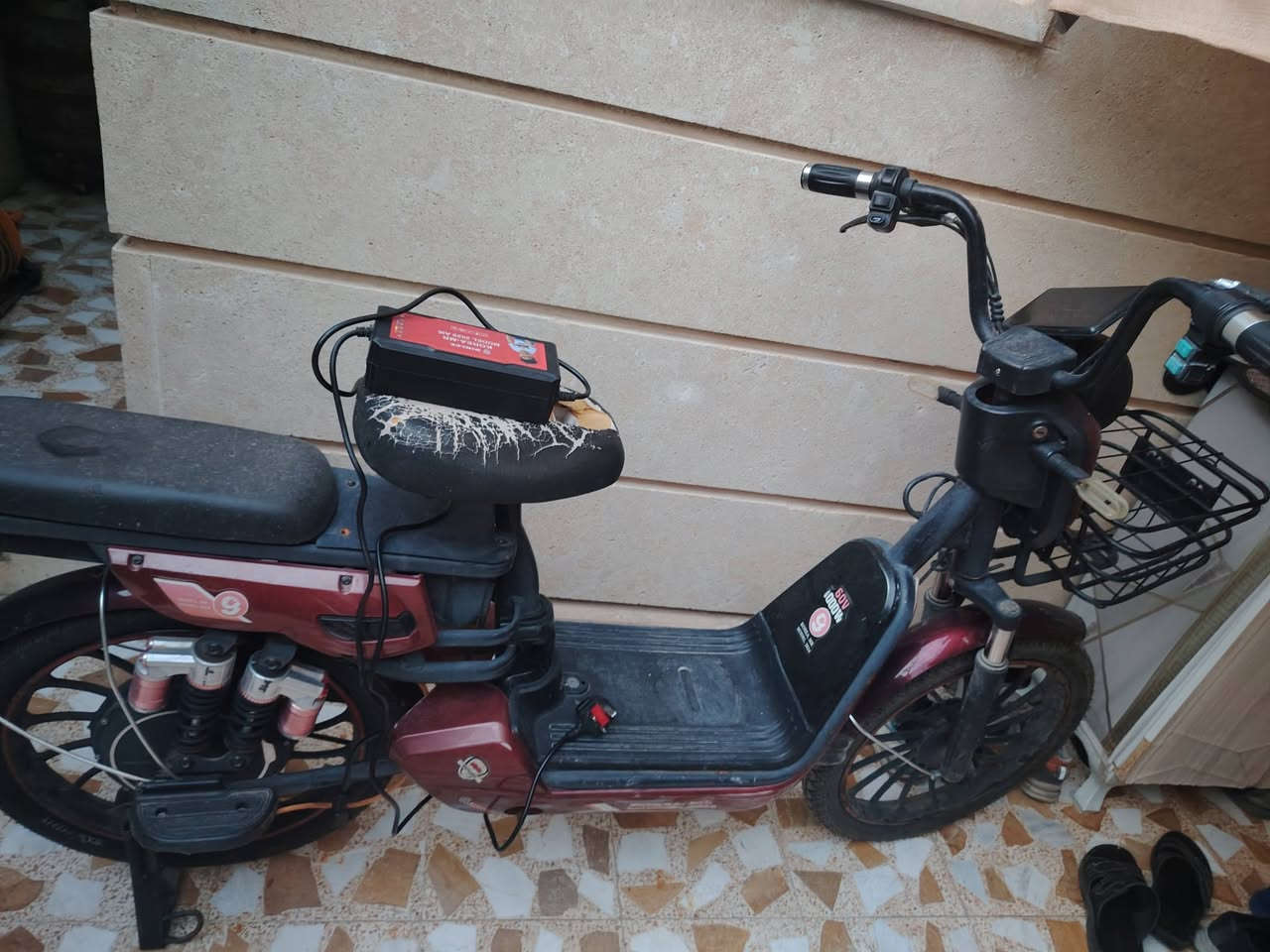 ماطور شحن حجم  20
5 بطاريات نصف عمر
نضيف مع شاحنه 
للاستفسار خاص او الإتصال على الرقم
***********
