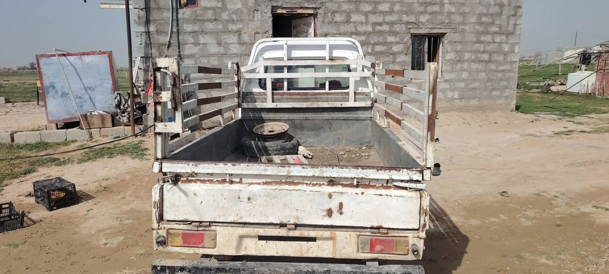 سلام عليكم سياره فاو قماره وربع موديل 2006 اوراق كامله كلشي ماعايزهه صدر ودشبول ومحرك وتايرات وابطاين باب وكهرباء جدد. وراديتر جديده 
سعر 14 وبيهه مجال للشراي 
رقم الهاتف ***********
