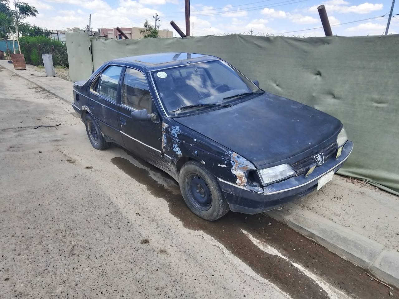 السلام عليكم بيجو 405 للبيع السياره كير  محرك شرط  محوره كابريتر يعني تنسه البنانزين.   راعيها ما اندله ابيعك حبل ماعندي بيها كلشي لاستفسار.  عل واتساب فقط ***********
