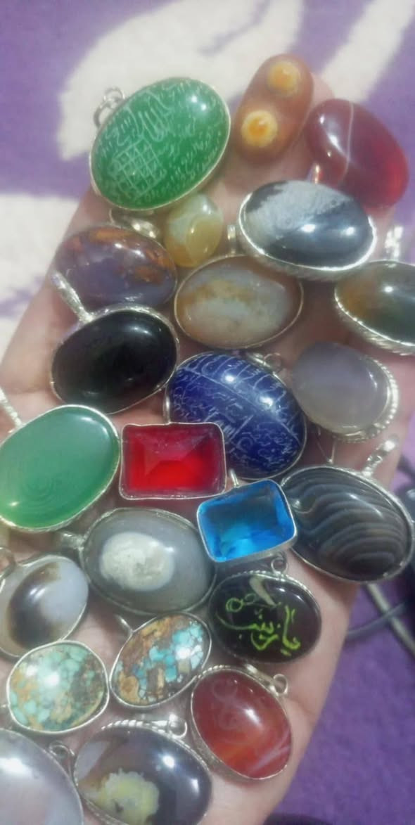 سلام عليكم للبيع احجار عدد 30 جزع وسليماني عطف و سليماني عين صريحة و سنام الجمل و قلادة فيروزي و عقيق مخطوط و شفه و ياقوت و توباز كلهن 50 الف مع التوصيل ما اراوس


**إذا كنت صاحب هذا الإعلان وتريد حذفه لأي سبب، رجاءا أرسل رسالة إلى الدعم الفني**