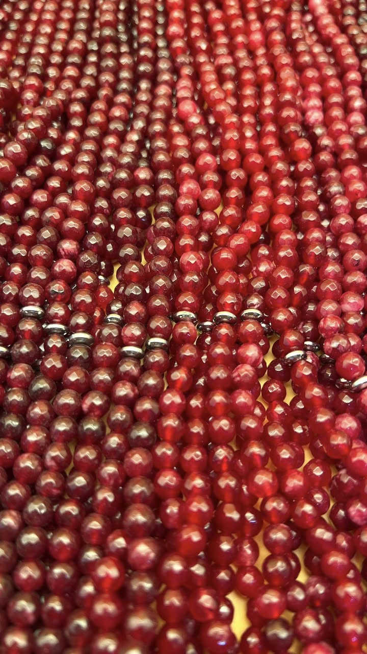 سبح ياقوت هندي 101قياس6ملم سعر القطعة 5 الاف البيع جملة فقط اقل كمية للطلب 10قطع يوجد توصيل جميع محافضات العراق 5الاف للحجز واتساب ***********
