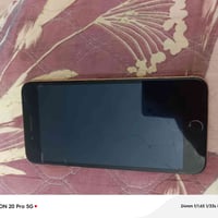 ايفون 8 بلاص داكره 64 بطاريه 100 نضيف بس بيه فطر خفيف بل لمس مو بل شاش...