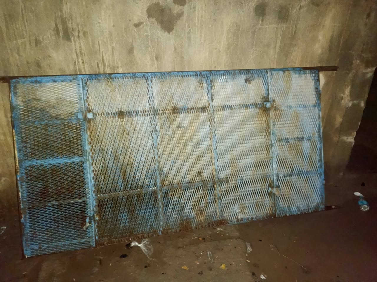 سلام عليكم وجهيات وحده طوله خمسه متر وىتفاع مترين وثنانيه بقلاوه الطول ثلاثه متر ورتفاع متر ونص البصره الزبير ***********
