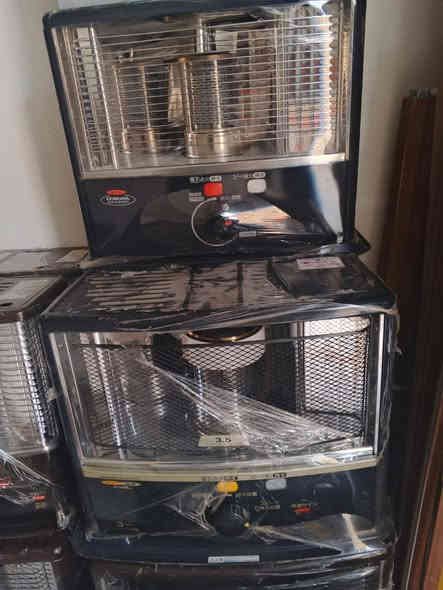 للبيع صوبات مستخدمات شي بسيط مكاني حديثه بروانه قرب مدرسه عين العرب  الاستفسار ***********
