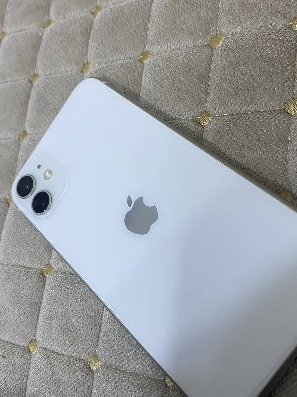 📱 للبيع: آيفون 11 عادي (iPhone 11) 📱
اللون الأبيض الملكي ⚪ | جهاز وكالة وعلى الشرط
 حالة الجهاز: قطرة نظافة، جهاز وكالة (لا مفتوح، لا مصلح، ولا مبدل بي أي قطعة نهائياً) وكلشي بيه أصلي مال شركة.
 نسبة البطارية: 71% (صحة البطارية خدمة، بس أصلية مالت الشركة وأدائها مستقر).
 النظام: كل الميزات شغالة  (Face ID, True Tone) والفحص وين ما يعجبك.
 السعر: [260] (بي مجال)
مكاني بغداد _الغزاليه 
***********واتساب
