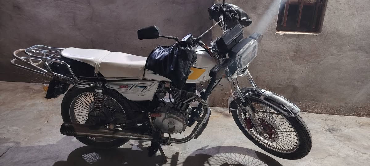 السلام عليكم
دراجه تايكر سونك موديل 25 بدون سلف 
 انضف من الصور 
شرط كير ومحرك ما مفتوح 
كهربائيات شغاله 
كله بلادي وضع شركه
سعر 700 قفل 
الهاتف ***********
