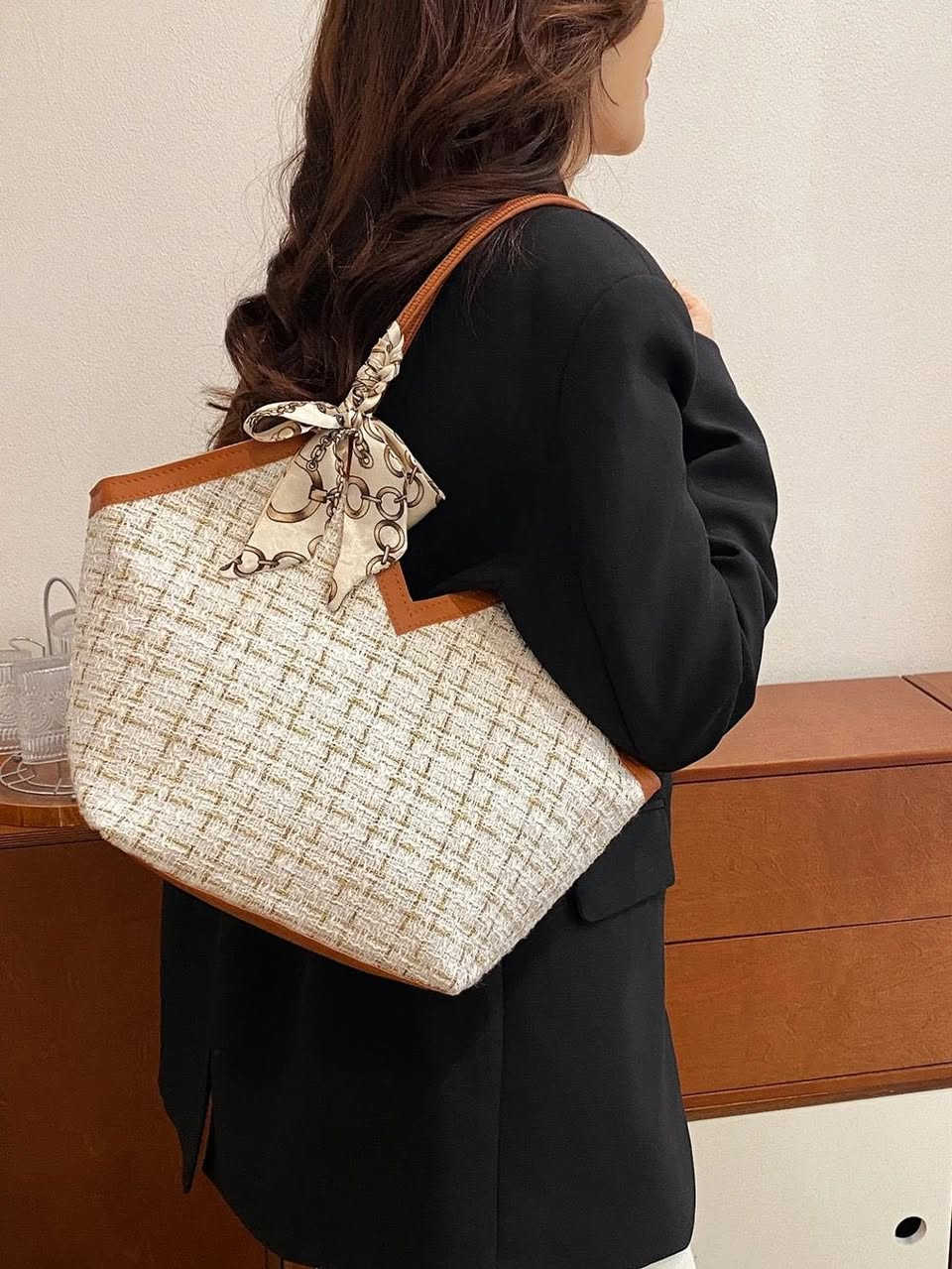 ‏لمسة أناقة ما بتفارقك جنطه ‏عملية وشكلها يجنن🤭🥹


**إذا كنت صاحب هذا الإعلان وتريد حذفه لأي سبب، رجاءا أرسل رسالة إلى الدعم الفني**