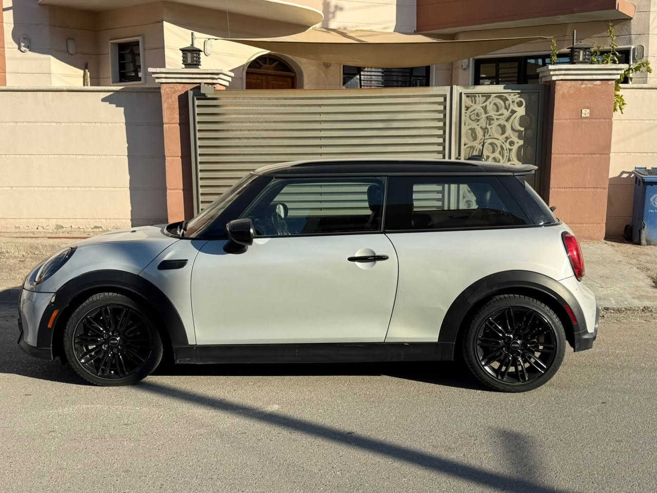 مني كوبر
محرك 2000 4 سلندر 
توين تيربو 
موديل 22 فئة S 
رقم اربيل 

مكانها بغداد الكرخ 
***********
