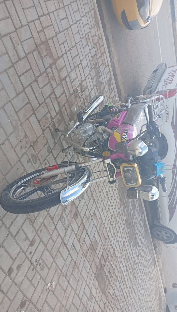 سلام علیکم سیفان 24 للبیع دراچه گامله مگمله ای نقص مابیها اسویچ اوبیها بصمه نقصها فقط شاشه الدشبول طافیه  سعرها 675  رقم ***********
