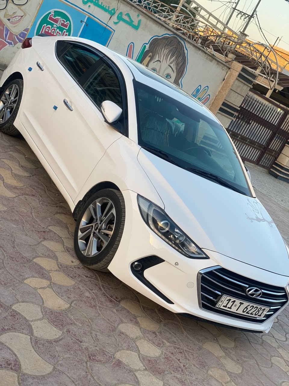 سلام وعليكم
النترا ٢٠١٧ خليجي ايراني 
كفاله عامه من الصبغ والتبديل 
فول مواصفات
بصمه 
نضام ترحيب عند الاقتراب 
فتحه 
تبريد قطعتين 
مري شفط اشاير بلمري 
خمسه ويل 
داخل جلد ماروني بلادي 
رادار 
توقف ذاتي 
كراسي تحكم كهربائء 
تدفئه وتبريد بلكشنات 
رقم بغداد 
سعر ب١٥٨ وبيها مجال 
مكاني بغداد البياع 
رقم ***********
